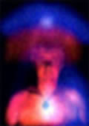Picture taken by an auric camera, capturing the light that the pendant radiates over the Thymus Gland